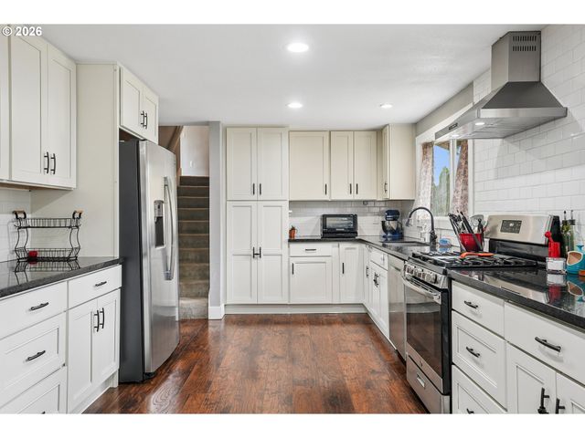 5815 Se JENNINGS Ave, Milwaukie, OR 97267