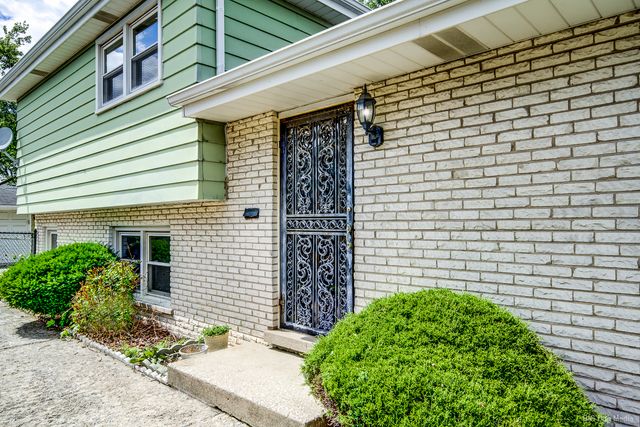 9304 Meade Avenue, Oak Lawn, IL 60453