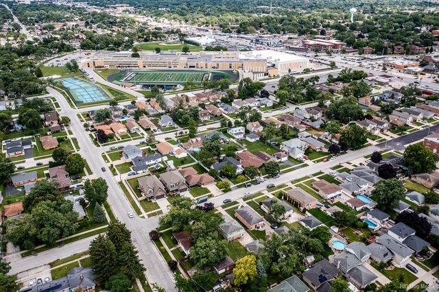 9304 Meade Avenue, Oak Lawn, IL 60453