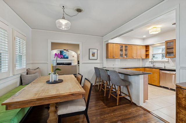 6820 Casa Loma Avenue, Dallas, TX 75214