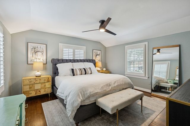 6820 Casa Loma Avenue, Dallas, TX 75214