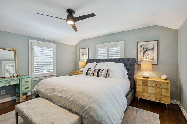 6820 Casa Loma Avenue, Dallas, TX 75214