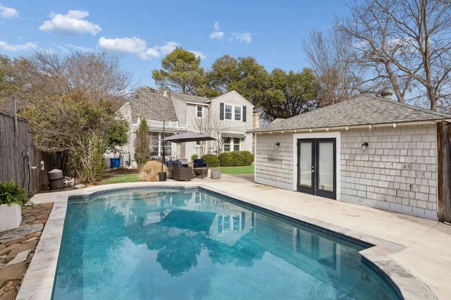 6820 Casa Loma Avenue, Dallas, TX 75214