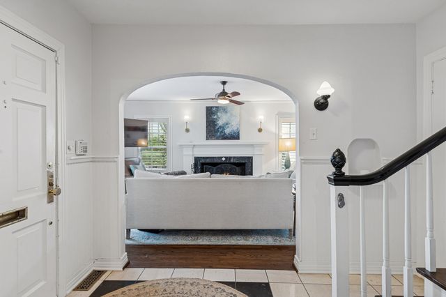 6820 Casa Loma Avenue, Dallas, TX 75214