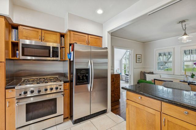 6820 Casa Loma Avenue, Dallas, TX 75214