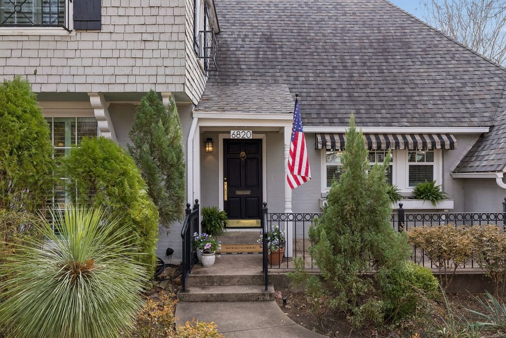 6820 Casa Loma Avenue, Dallas, TX 75214