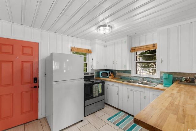 2012 Perrin Dr., North Myrtle Beach, SC 29582
