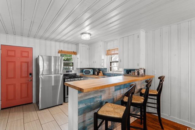 2012 Perrin Dr., North Myrtle Beach, SC 29582