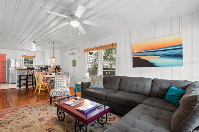 2012 Perrin Dr., North Myrtle Beach, SC 29582