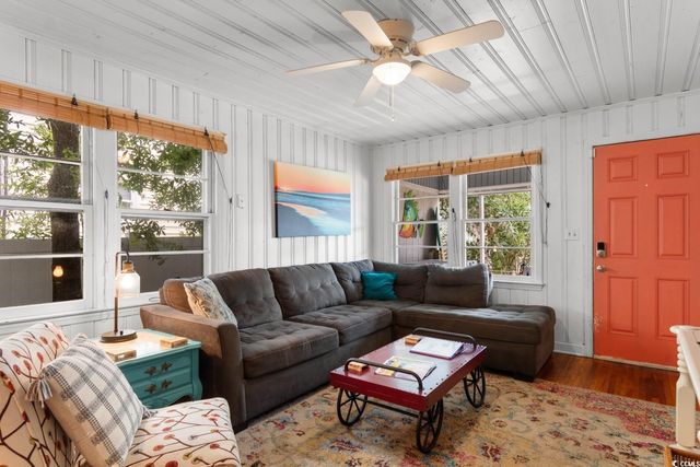 2012 Perrin Dr., North Myrtle Beach, SC 29582