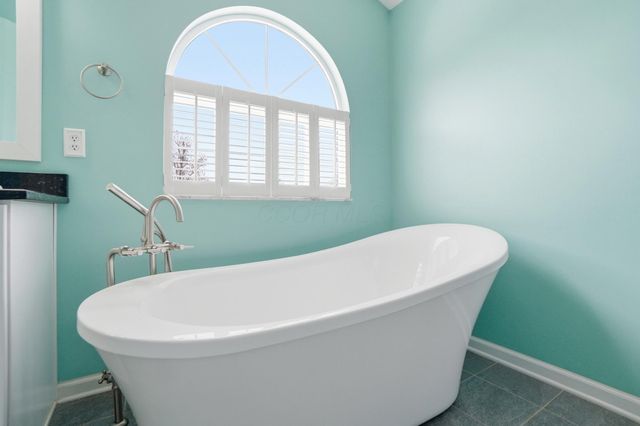 5608 Hardwell Drive, Hilliard, OH 43026