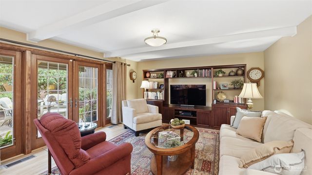 16404 142nd Place SE, Renton, WA 98058