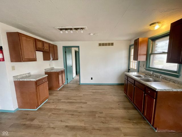 335 N Morgan Street, Rushville, IN 46173