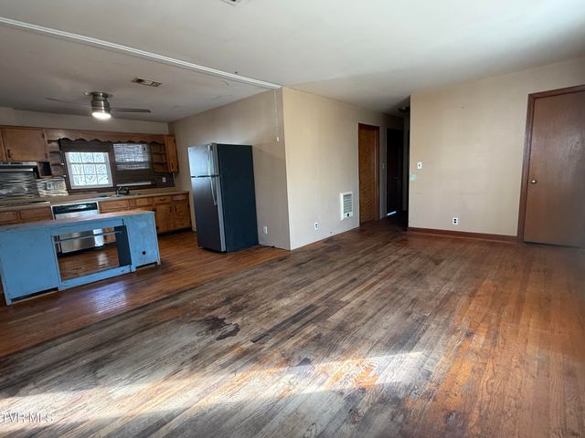 412 South Main Street, Elizabethton, TN 37643