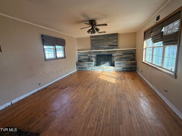 412 South Main Street, Elizabethton, TN 37643