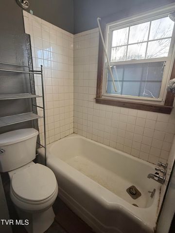 412 South Main Street, Elizabethton, TN 37643