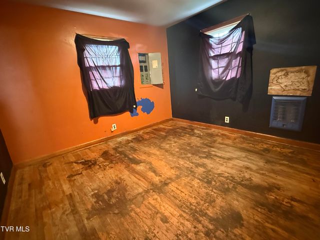 412 South Main Street, Elizabethton, TN 37643