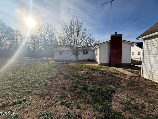 412 South Main Street, Elizabethton, TN 37643