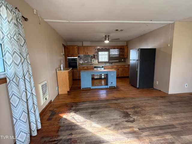 412 South Main Street, Elizabethton, TN 37643