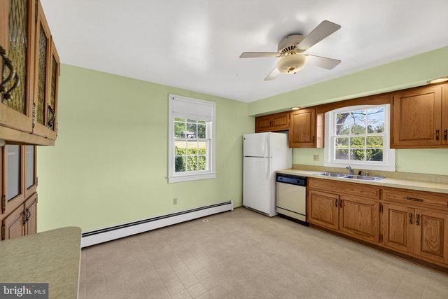40 BATTLE MOUNTAIN RD, Amissville, VA 20106