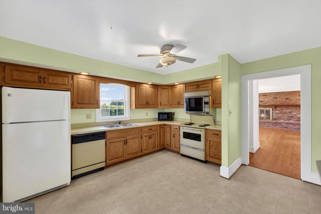 40 BATTLE MOUNTAIN RD, Amissville, VA 20106