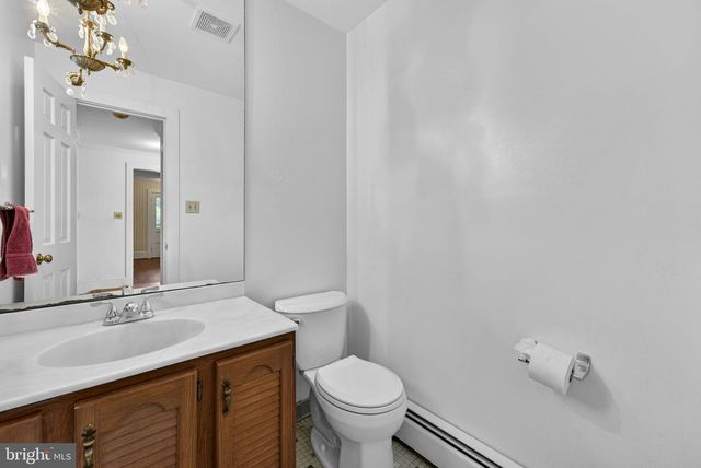 40 BATTLE MOUNTAIN RD, Amissville, VA 20106