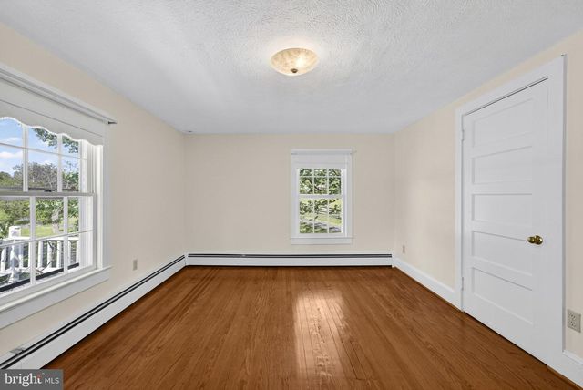 40 BATTLE MOUNTAIN RD, Amissville, VA 20106