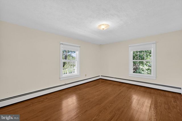 40 BATTLE MOUNTAIN RD, Amissville, VA 20106