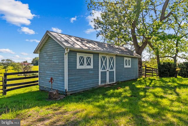 40 BATTLE MOUNTAIN RD, Amissville, VA 20106