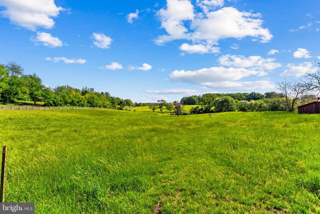 40 BATTLE MOUNTAIN RD, Amissville, VA 20106
