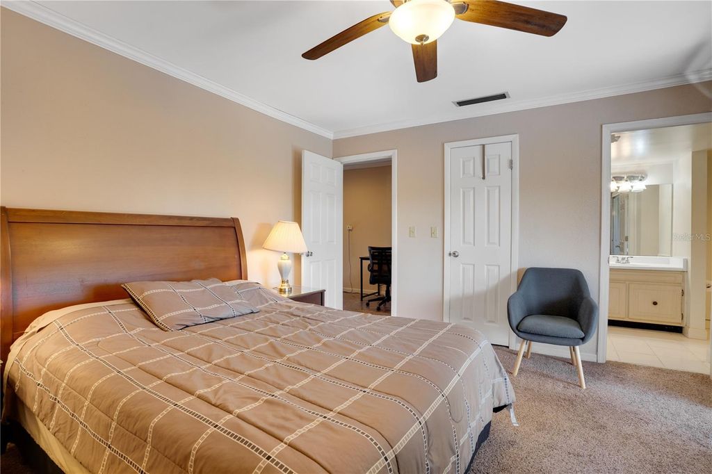 Image 14 of property listing at 6315 NEWTOWN CIRCLE 15B3, Tampa, FL 33615