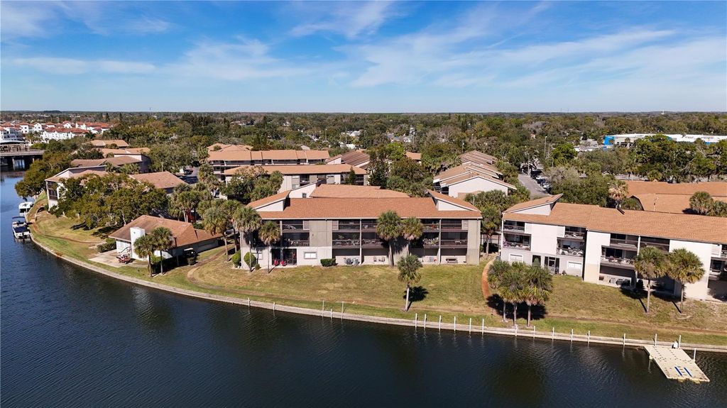 Image 17 of property listing at 6315 NEWTOWN CIRCLE 15B3, Tampa, FL 33615