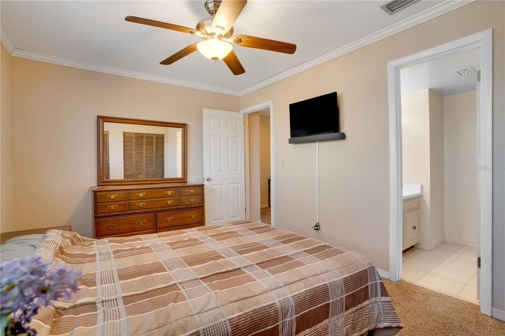 Image 21 of property listing at 6315 NEWTOWN CIRCLE 15B3, Tampa, FL 33615