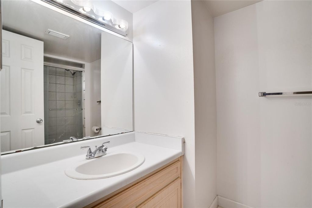 Image 22 of property listing at 6315 NEWTOWN CIRCLE 15B3, Tampa, FL 33615