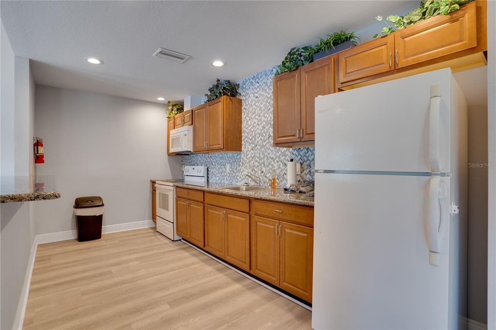 Image 29 of property listing at 6315 NEWTOWN CIRCLE 15B3, Tampa, FL 33615