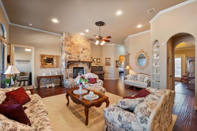 1211 Northglen Court, Mansfield, TX 76063