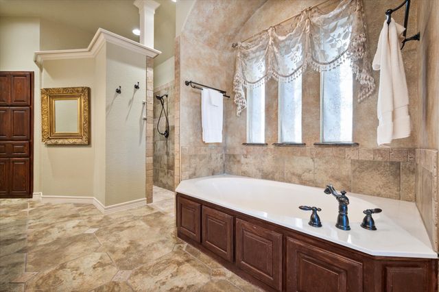 1211 Northglen Court, Mansfield, TX 76063