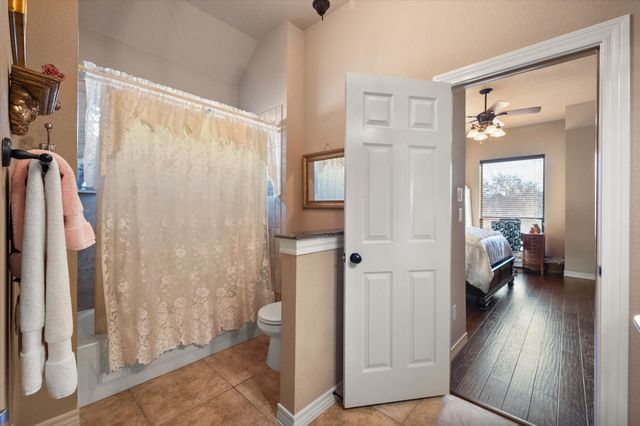 1211 Northglen Court, Mansfield, TX 76063