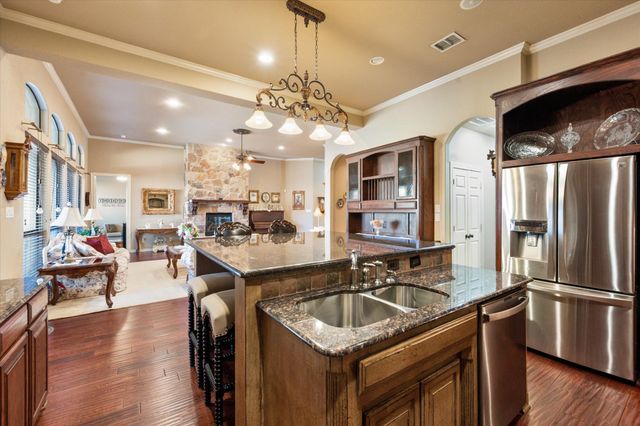 1211 Northglen Court, Mansfield, TX 76063