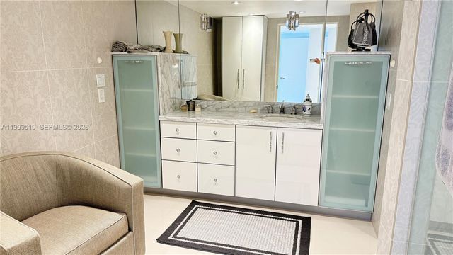 19707 Turnberry Way TH-6, Aventura, FL 33180