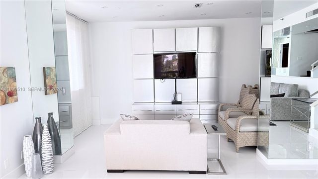 19707 Turnberry Way TH-6, Aventura, FL 33180