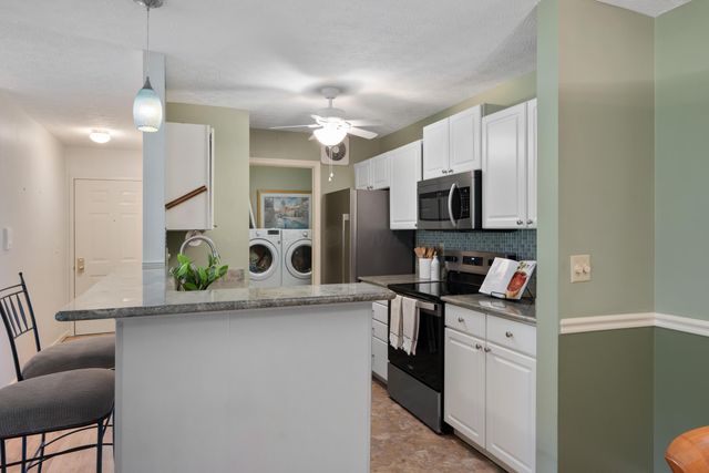 6735 Meadow Creek Drive, 102, Columbus, OH 43235