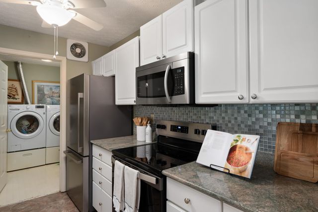 6735 Meadow Creek Drive, 102, Columbus, OH 43235