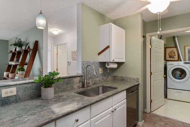 6735 Meadow Creek Drive, 102, Columbus, OH 43235