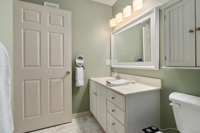 6735 Meadow Creek Drive, 102, Columbus, OH 43235