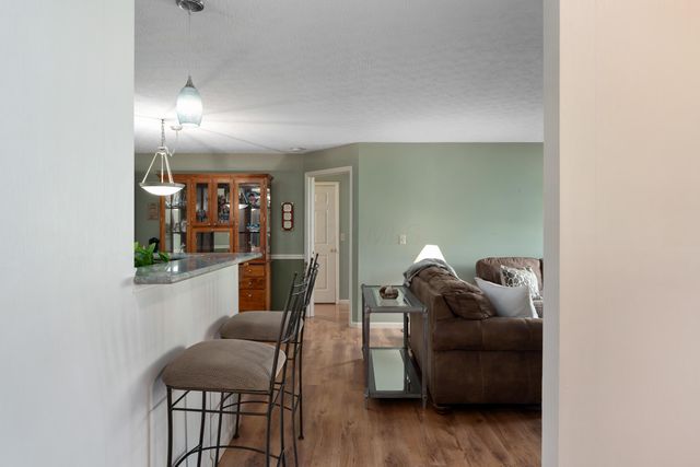 6735 Meadow Creek Drive, 102, Columbus, OH 43235