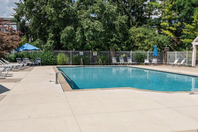 6735 Meadow Creek Drive, 102, Columbus, OH 43235