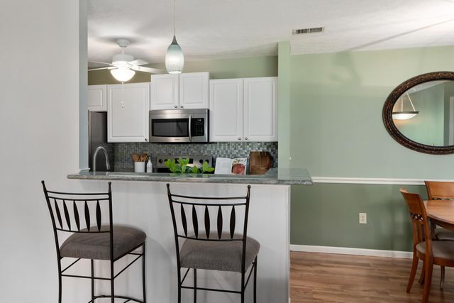 6735 Meadow Creek Drive, 102, Columbus, OH 43235