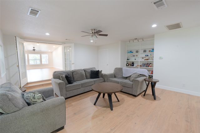 155 Lonesome Dove Drive, Sherman, TX 75090