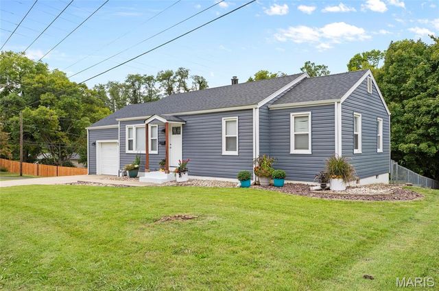841 Victory Drive, Collinsville, IL 62234